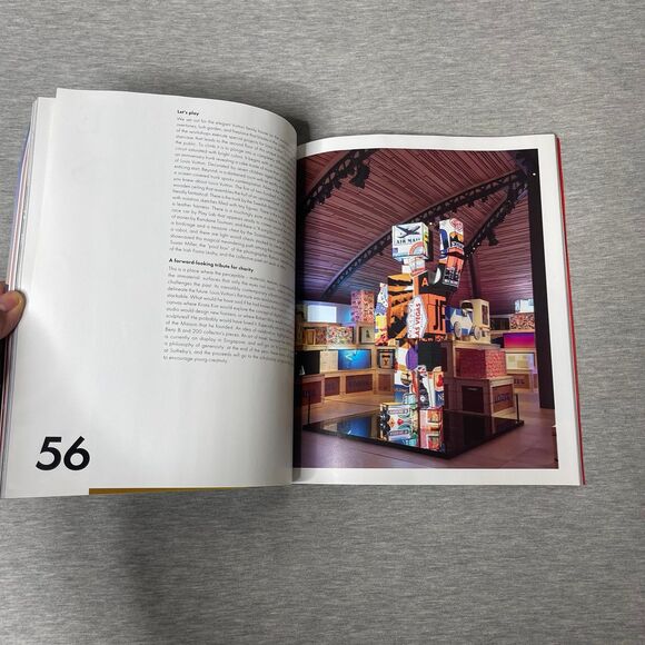 Louis Vuitton The Book #14 Summer 2022 Look Book Coffee Table Magazine - Picture 7 of 12